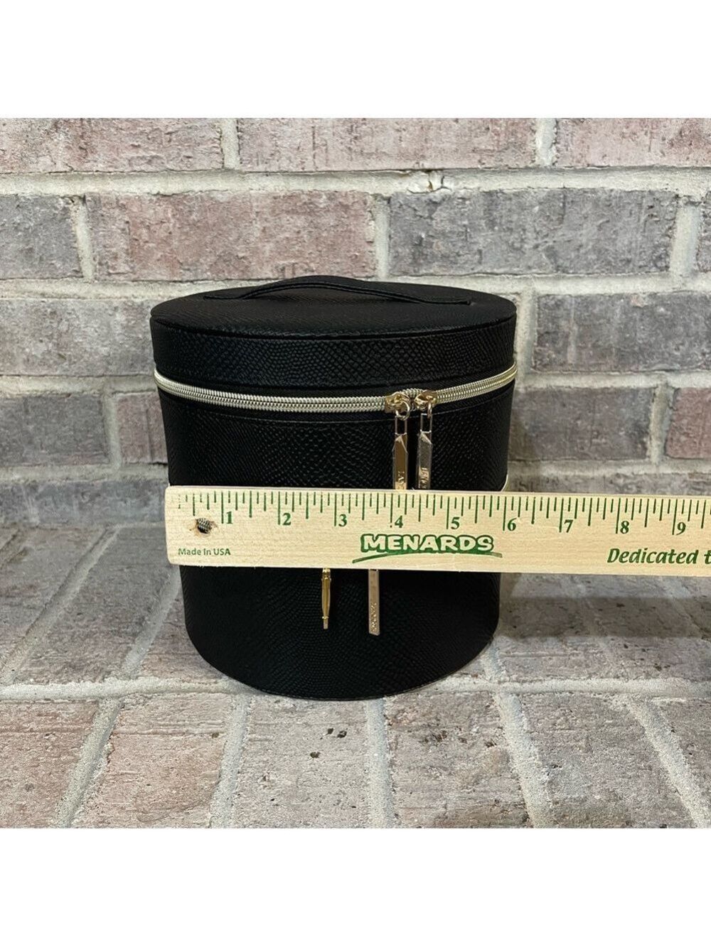 Chic Black Travel Organizer with Gold Accents - Picture 5 of 8